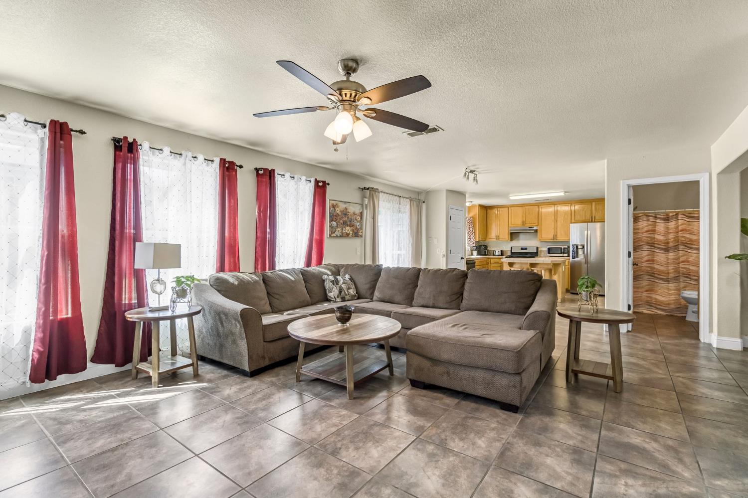 1050 Monterey Street Madera, CA 93637 - Photo 8 of 43