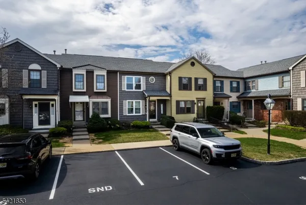 $350,000 | 7 Great Horned Owl Court, Hackettstown, NJ 07840