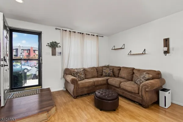 $350,000 | 7 Great Horned Owl Court, Hackettstown, NJ 07840