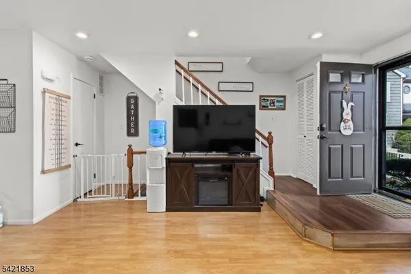 $350,000 | 7 Great Horned Owl Court, Hackettstown, NJ 07840