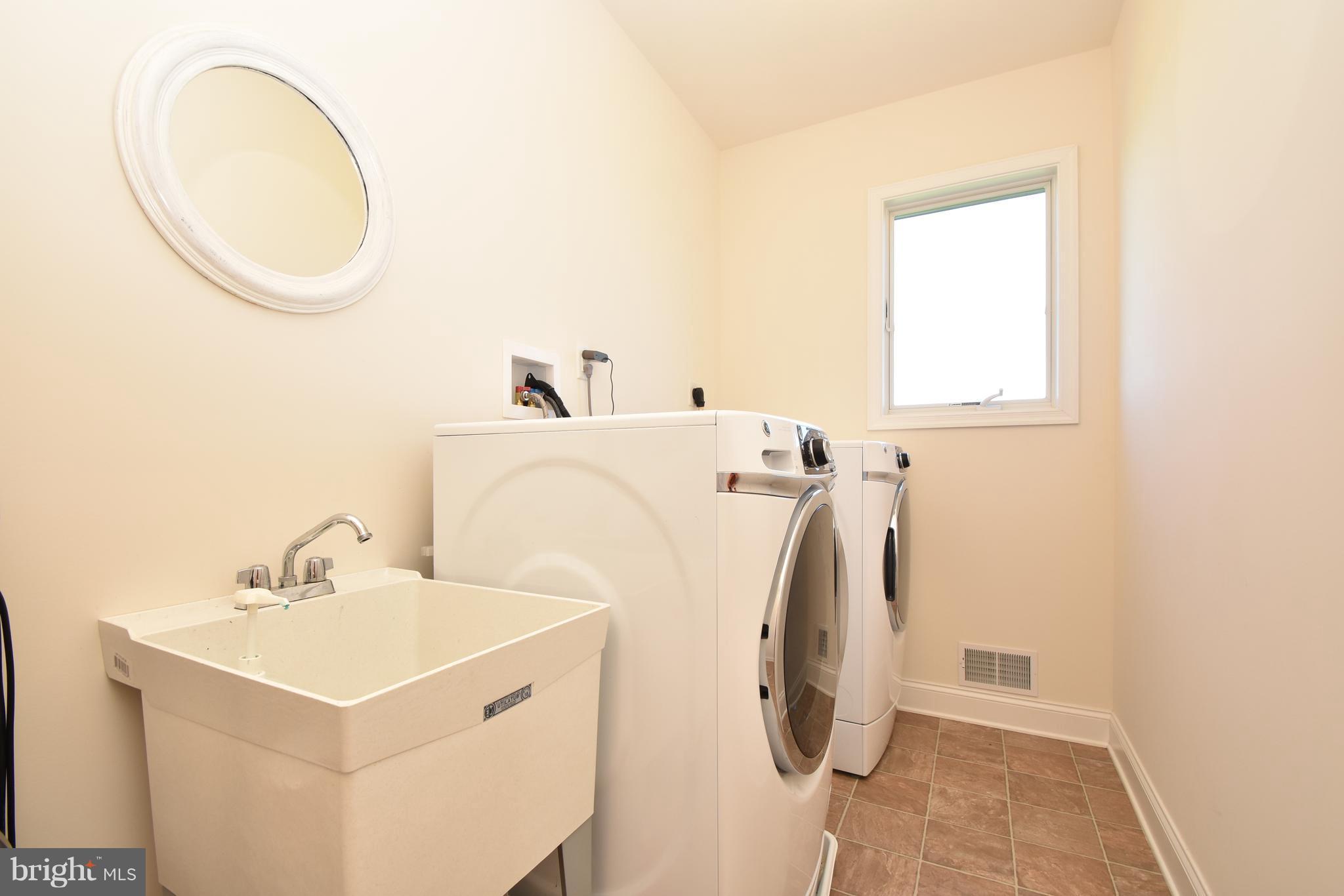 830 Holy Cross Road Street, MD 21154 - Photo 15 of 30 Laundry room