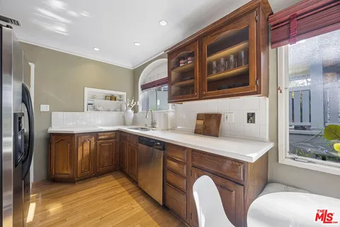 $1,899,000 | 11325 Sunshine Terrace, Studio City, CA 91604