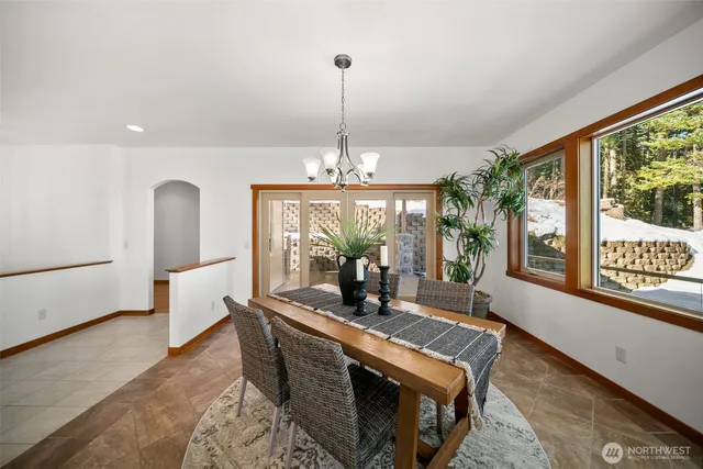 $949,000 | 6760 Forest Ridge Drive, Wenatchee, WA 98801