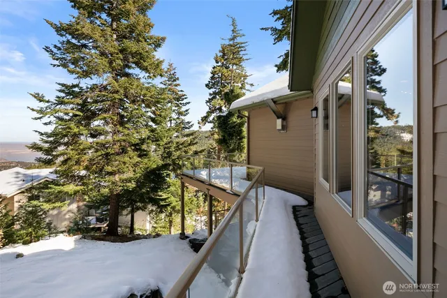 $949,000 | 6760 Forest Ridge Drive, Wenatchee, WA 98801