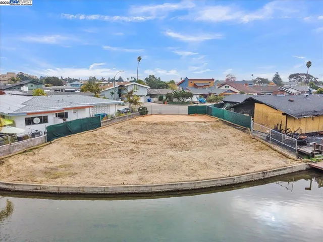 $748,000 | 641 Sandalwood Isle, Alameda, CA 94501