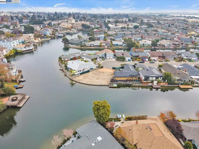 $748,000 | 641 Sandalwood Isle, Alameda, CA 94501