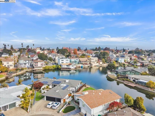 $748,000 | 641 Sandalwood Isle, Alameda, CA 94501