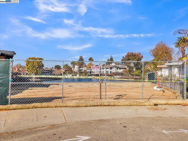 $748,000 | 641 Sandalwood Isle, Alameda, CA 94501