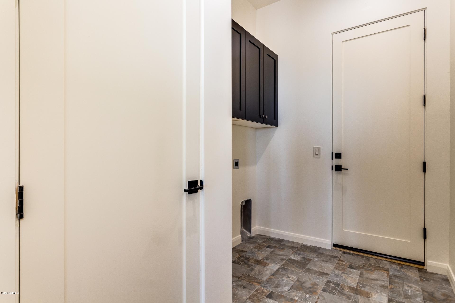 1045 East Joy Ranch Road Phoenix, AZ 85086 - Photo 18 of 39 INSIDE LAUNDRY