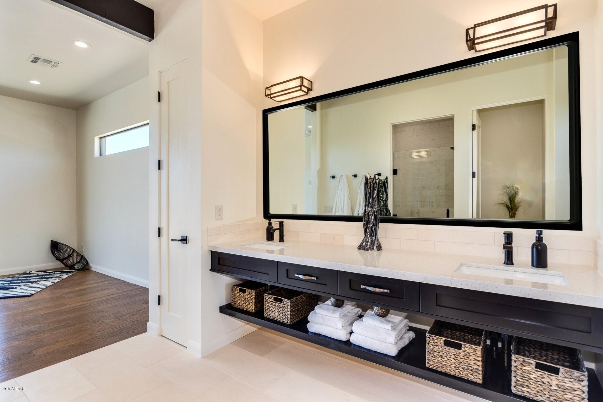 1045 East Joy Ranch Road Phoenix, AZ 85086 - Photo 23 of 39 MASTER BATH
