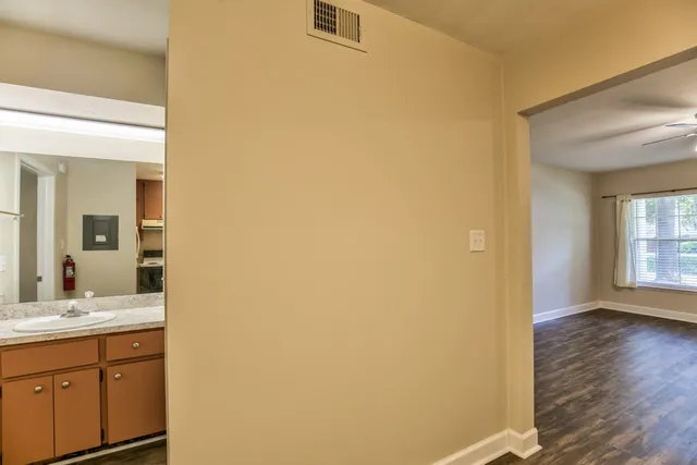 $900 | 1225 South Gadsden Street, Unit 1, Tallahassee, FL 32301