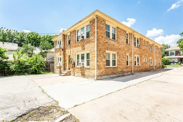 $950 | 5900 Oram Street, Unit 2, Dallas, TX 75206