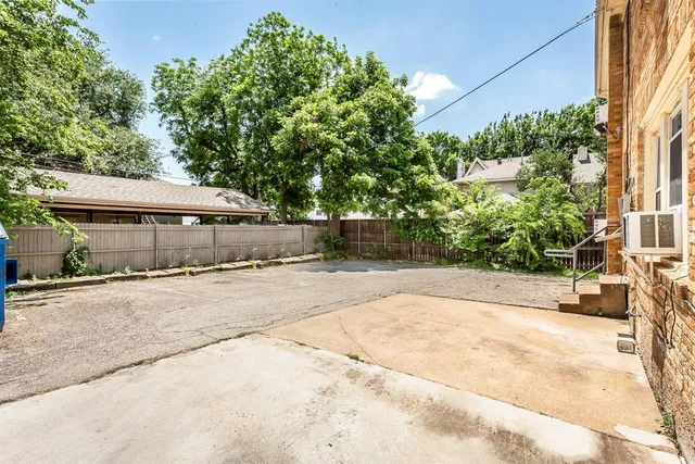 $950 | 5900 Oram Street, Unit 2, Dallas, TX 75206