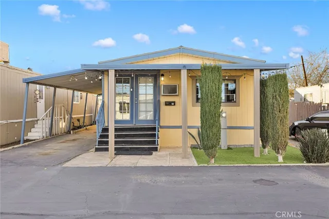 $84,900 | 16473 Green Tree Boulevard, Unit 21, Victorville, CA 92395