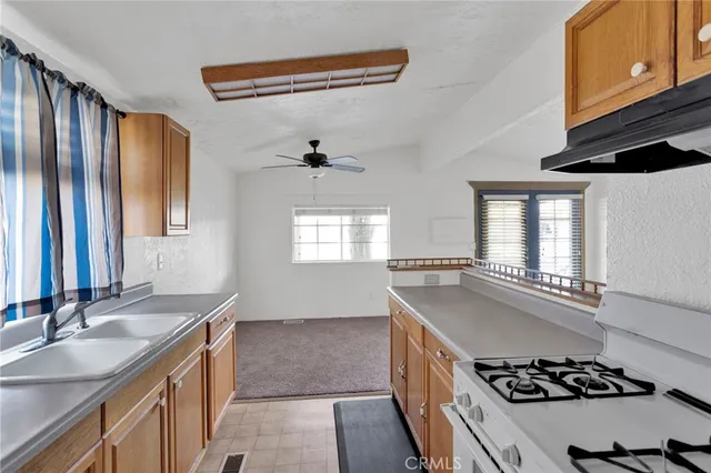 $84,900 | 16473 Green Tree Boulevard, Unit 21, Victorville, CA 92395