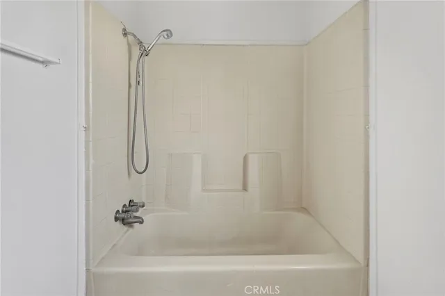 $84,900 | 16473 Green Tree Boulevard, Unit 21, Victorville, CA 92395