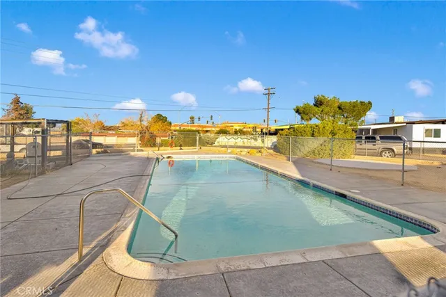 $84,900 | 16473 Green Tree Boulevard, Unit 21, Victorville, CA 92395