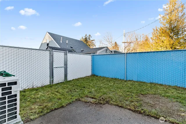 $325,000 | 14518 West Thorne Lane Southwest, Lakewood, WA 98498