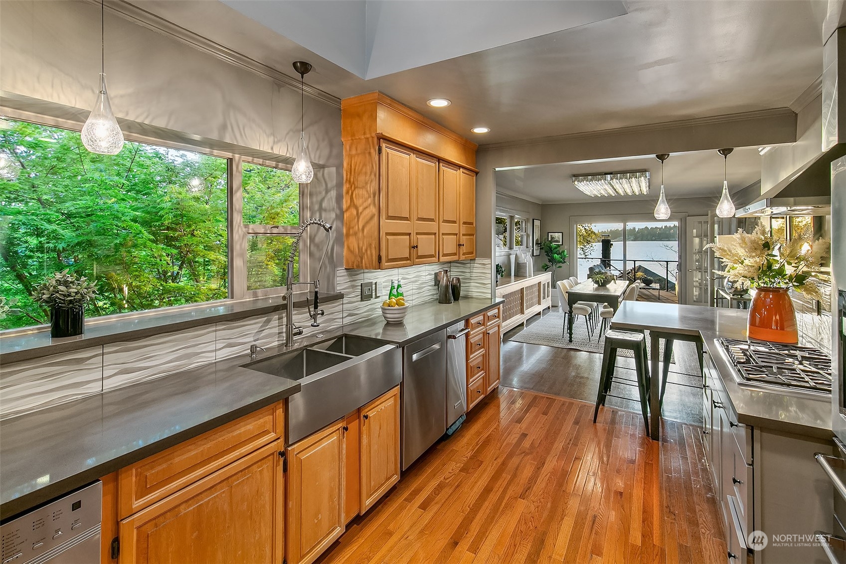 1500 Lakeside Avenue South Seattle, WA 98144 - Photo 8 of 30