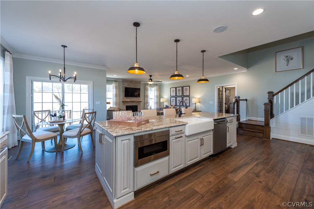15843 Blooming Road Chesterfield, VA 23832 - Photo 3 of 28 Gallery Image 3