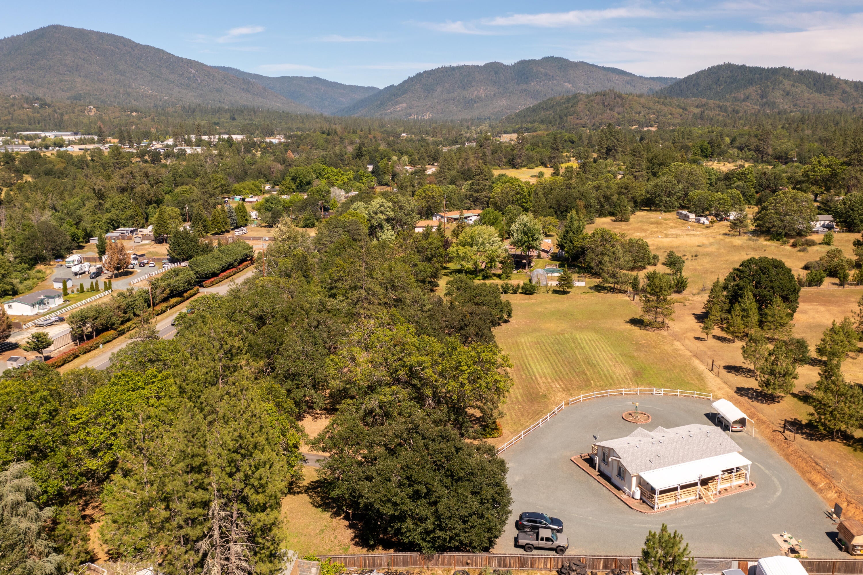 2591 Merlin Road Grants Pass, OR 97526 - Photo 2 of 27 Merlin Rd.-03