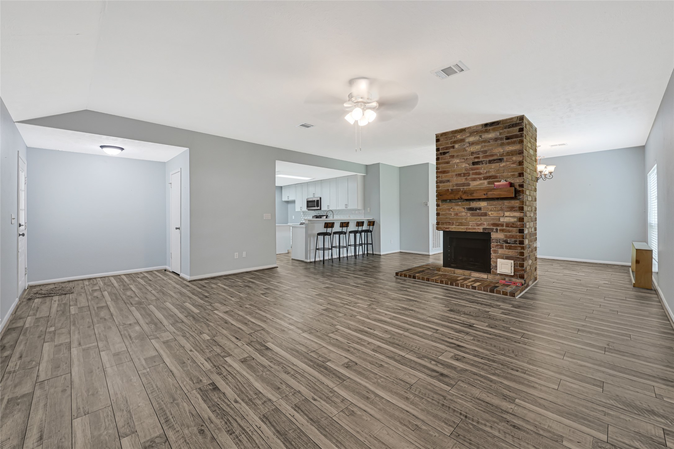 4002 Spring Forest Drive Pearland, TX 77584 - Photo 5 of 25