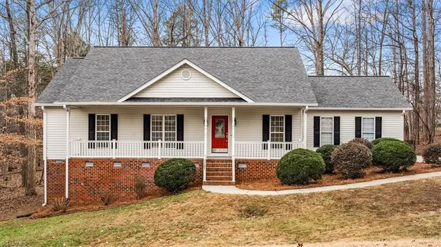 $2,400 | 7707 Foxhaven Court, Greensboro, NC 27455