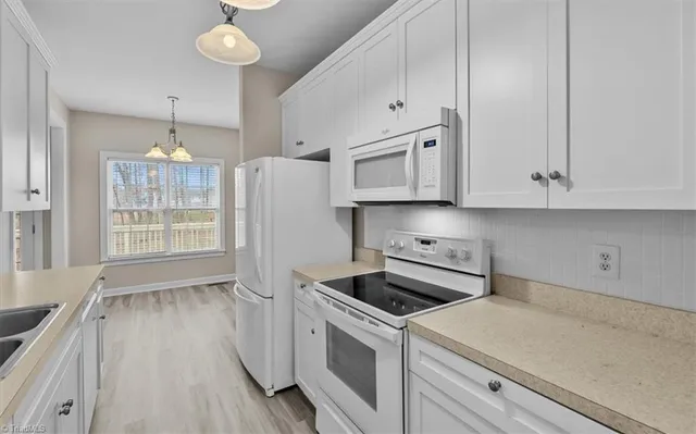 $2,400 | 7707 Foxhaven Court, Greensboro, NC 27455