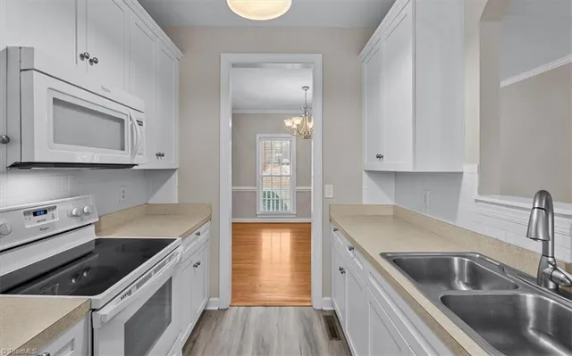 $2,400 | 7707 Foxhaven Court, Greensboro, NC 27455