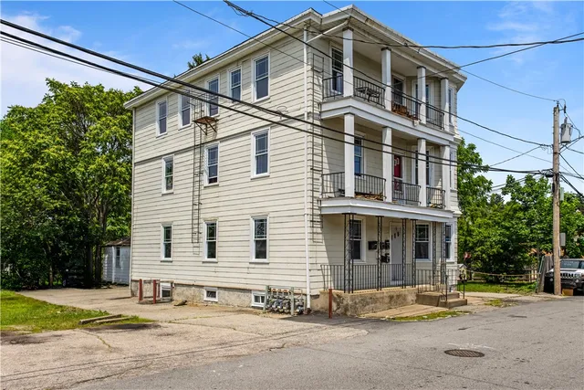 $2,000 | 11 Roosevelt Street, Unit 1, North Providence, RI 02904