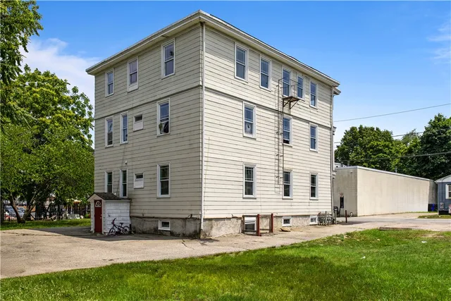 $2,000 | 11 Roosevelt Street, Unit 1, North Providence, RI 02904