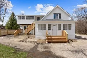 $2,750 | 544 Hainesville Road, Unit 1, Round Lake Park, IL 60073