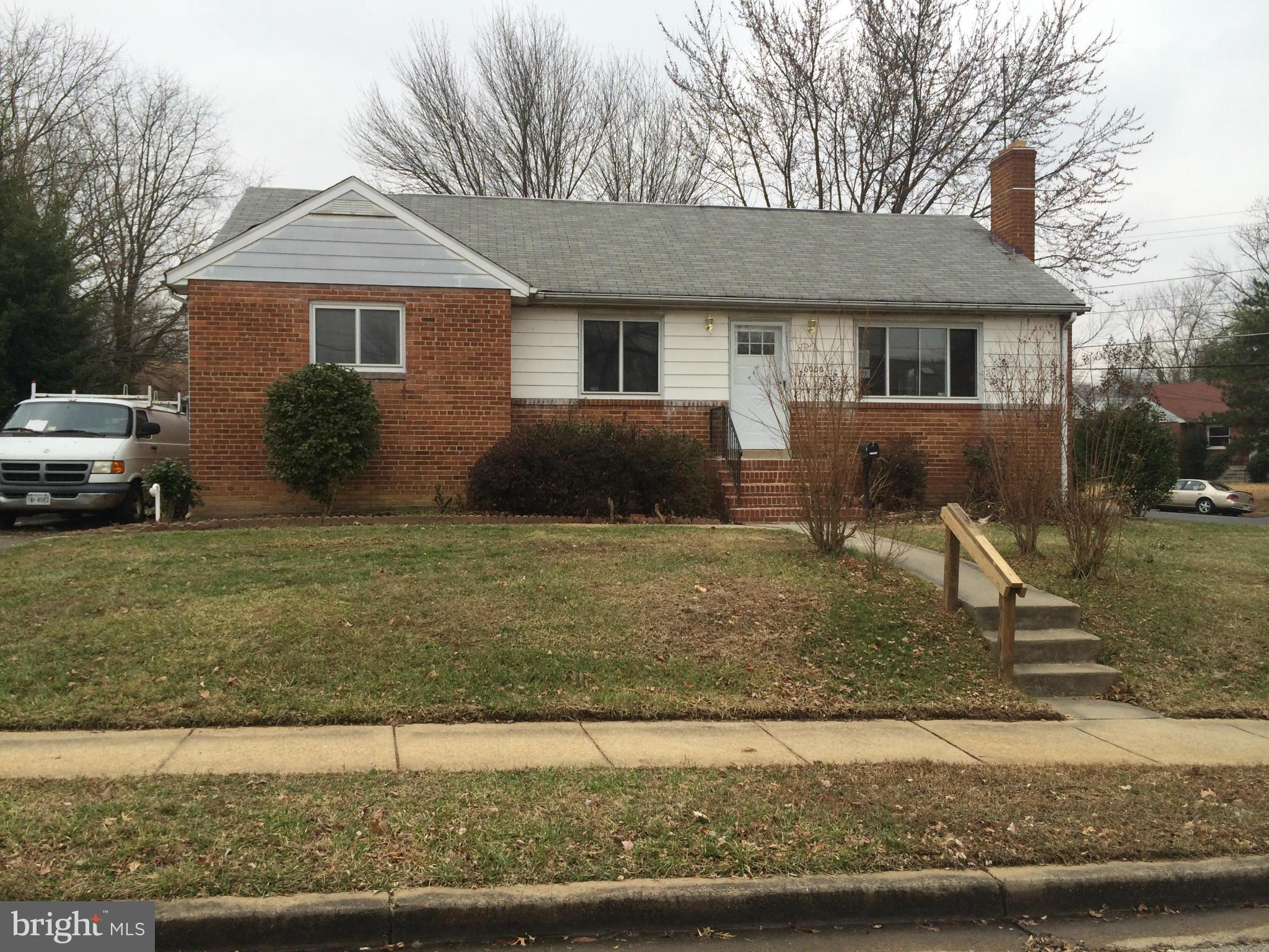 6000 Craig Street Springfield, VA 22150 - Photo 12 of 27 Exterior (Front)