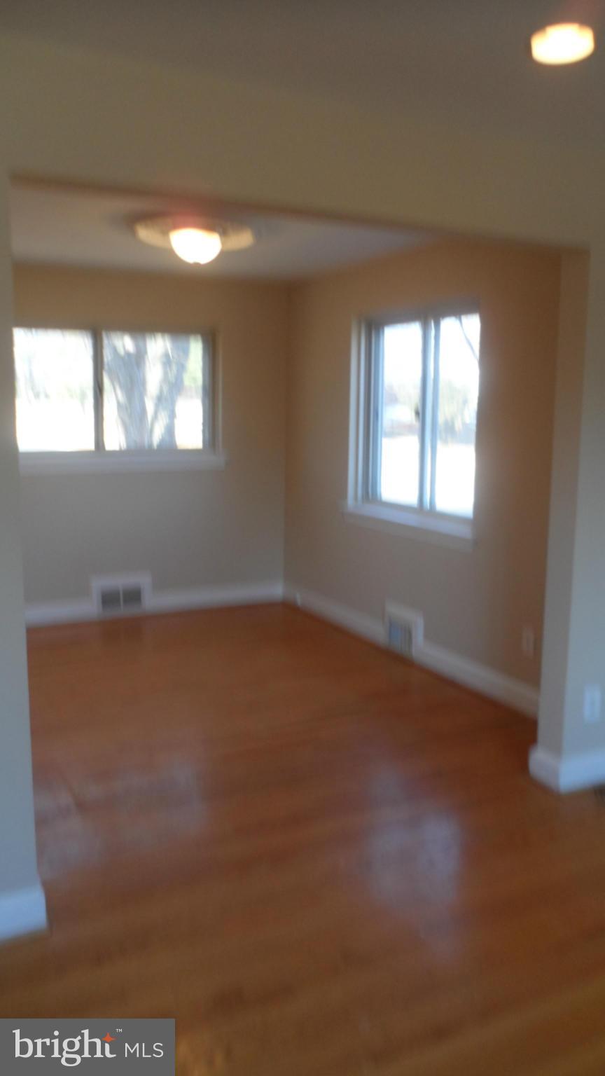 6000 Craig Street Springfield, VA 22150 - Photo 9 of 27 Dining Room