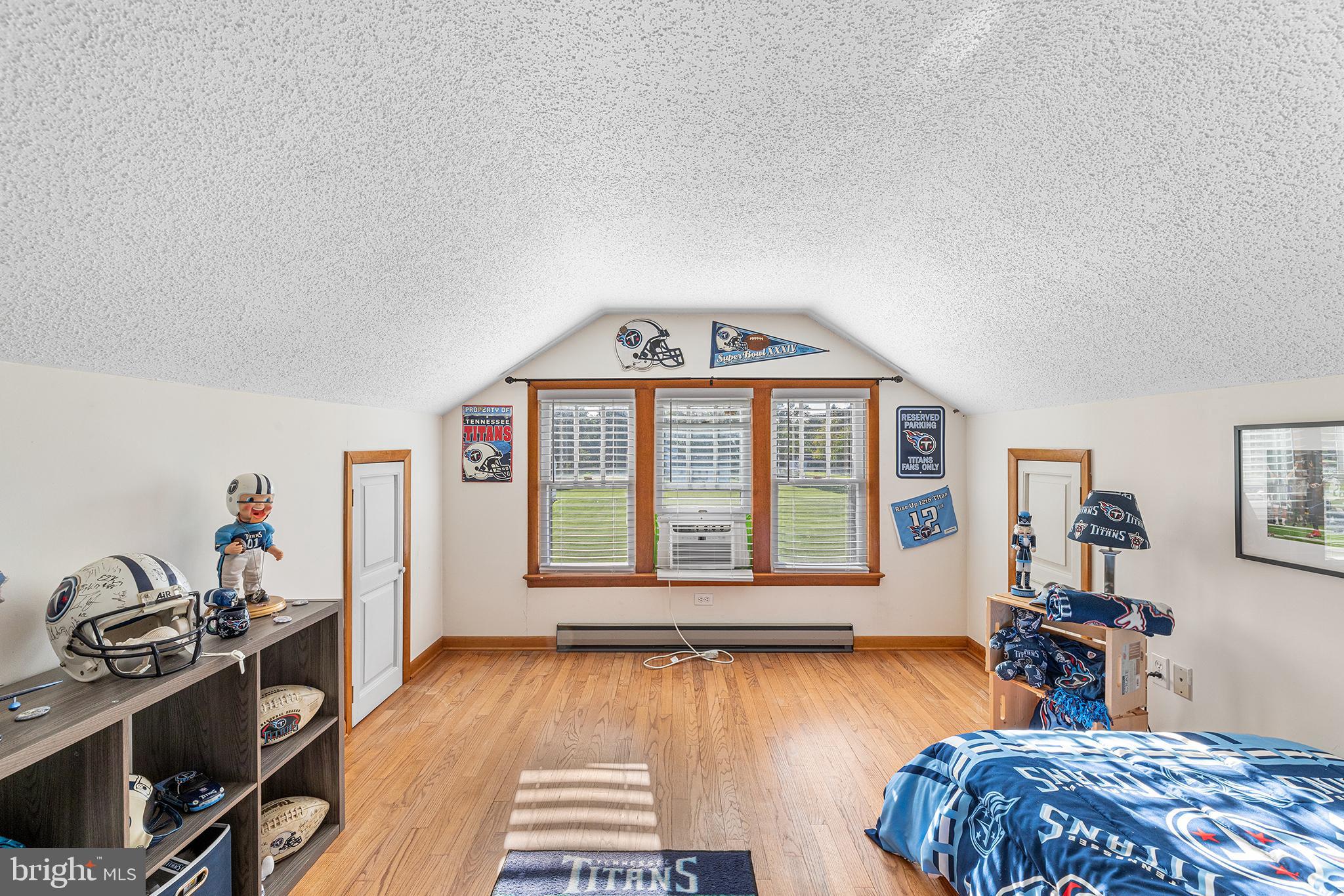 13241 Oyster House Road Princess Anne, MD 21853 - Photo 27 of 39 a view of a livingroom with furniture and hardwood flooring