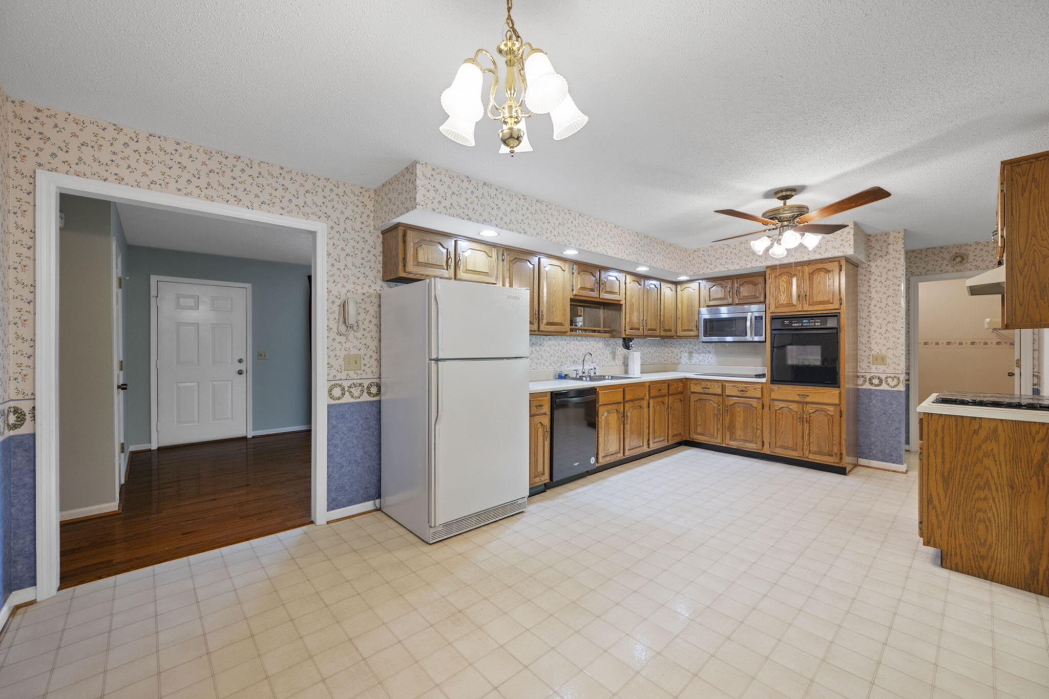 8 Hickory Ridge Trail Ringgold, GA 30736 - Photo 12 of 48 32-web-or-mls-DSC_8947