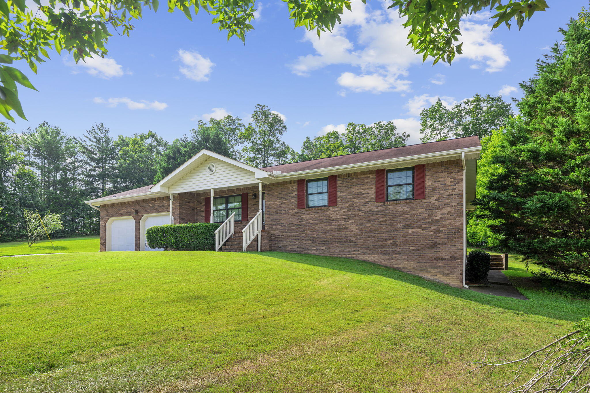 8 Hickory Ridge Trail Ringgold, GA 30736 - Photo 3 of 48 4-web-or-mls-DSC_8915