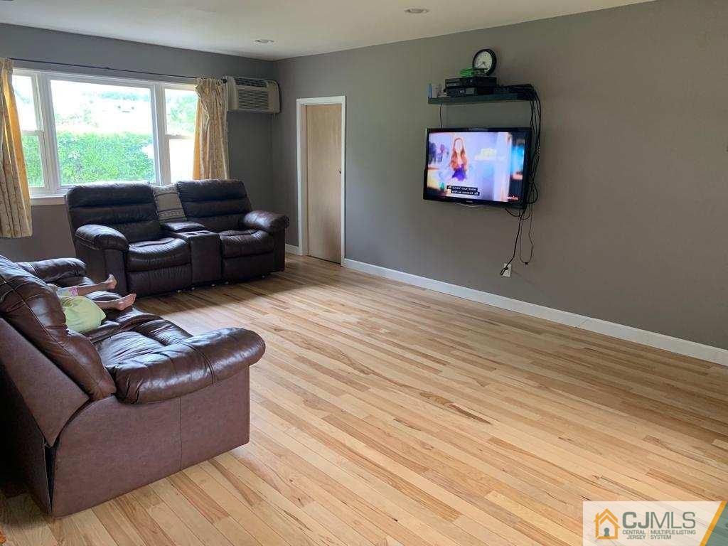 1401 Mohawk Road North Brunswick, NJ 08902 - Photo 6 of 13 Gallery Image 6