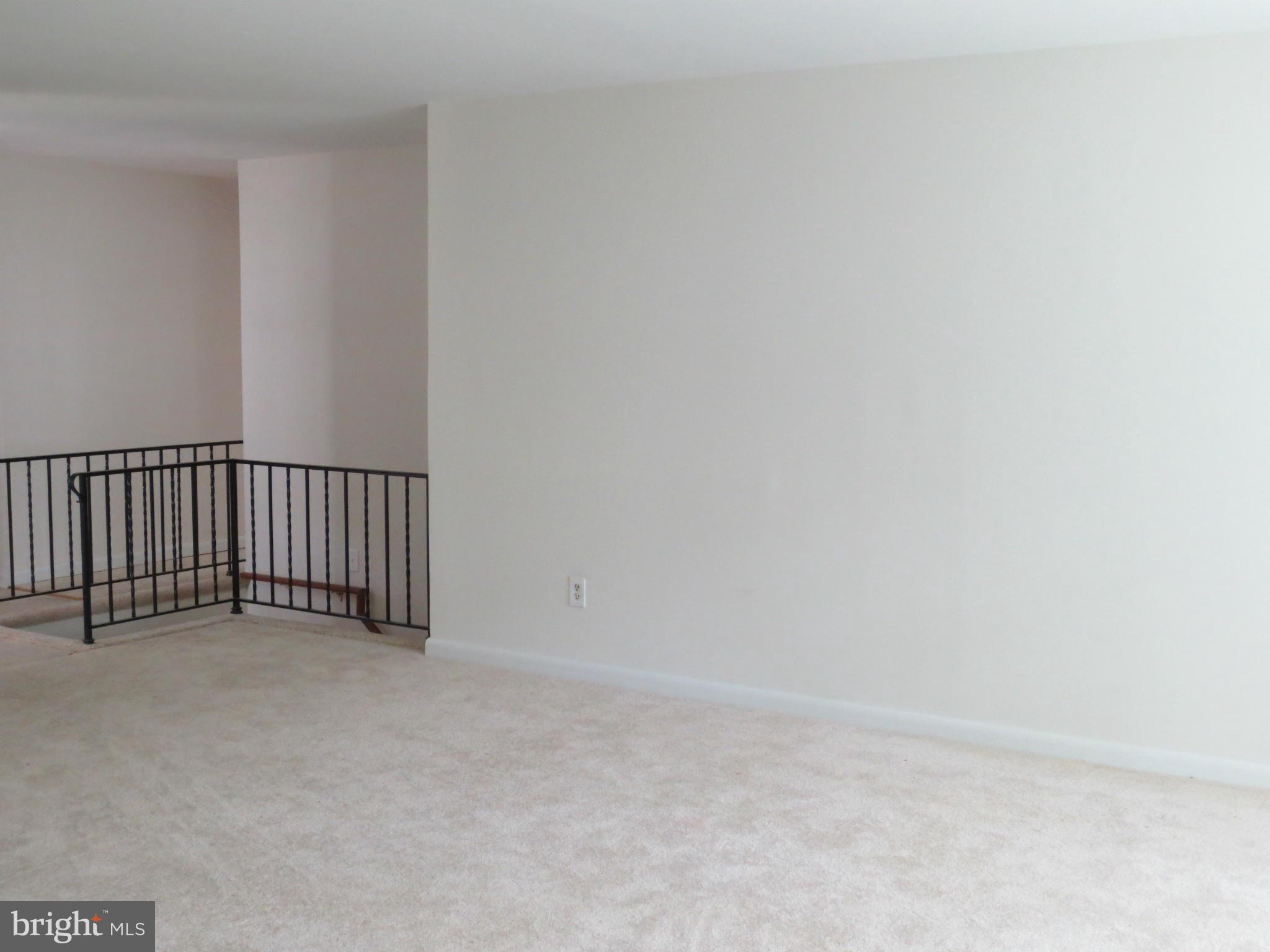 10616 Glenwild Road Silver Spring, MD 20901 - Photo 3 of 30 Living Room