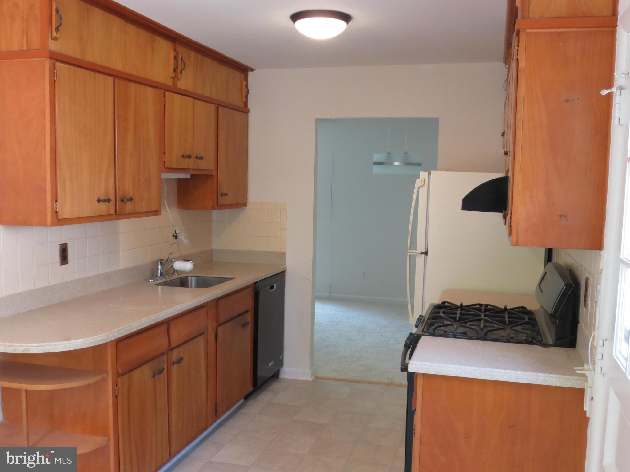 10616 Glenwild Road Silver Spring, MD 20901 - Photo 6 of 30 Kitchen