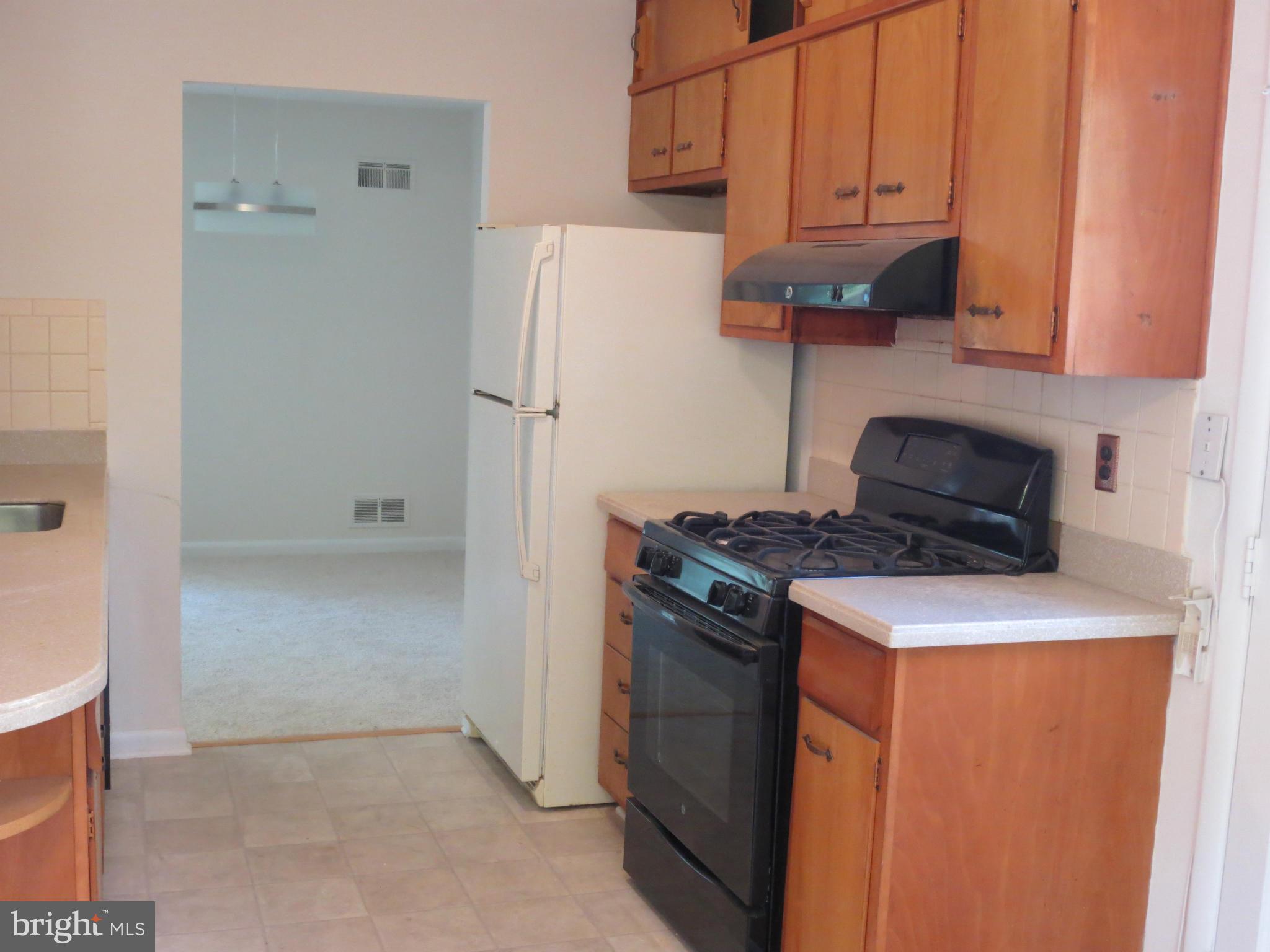 10616 Glenwild Road Silver Spring, MD 20901 - Photo 7 of 30 Kitchen View