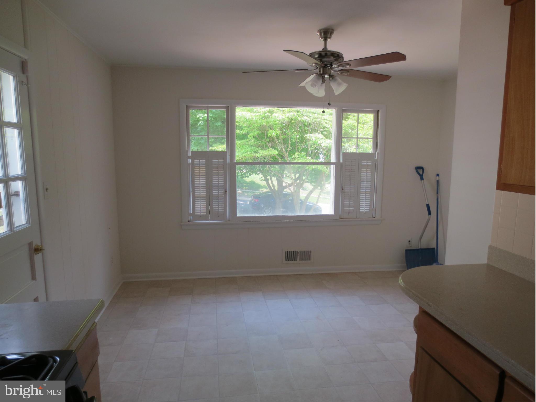 10616 Glenwild Road Silver Spring, MD 20901 - Photo 10 of 30 Breakfast Area