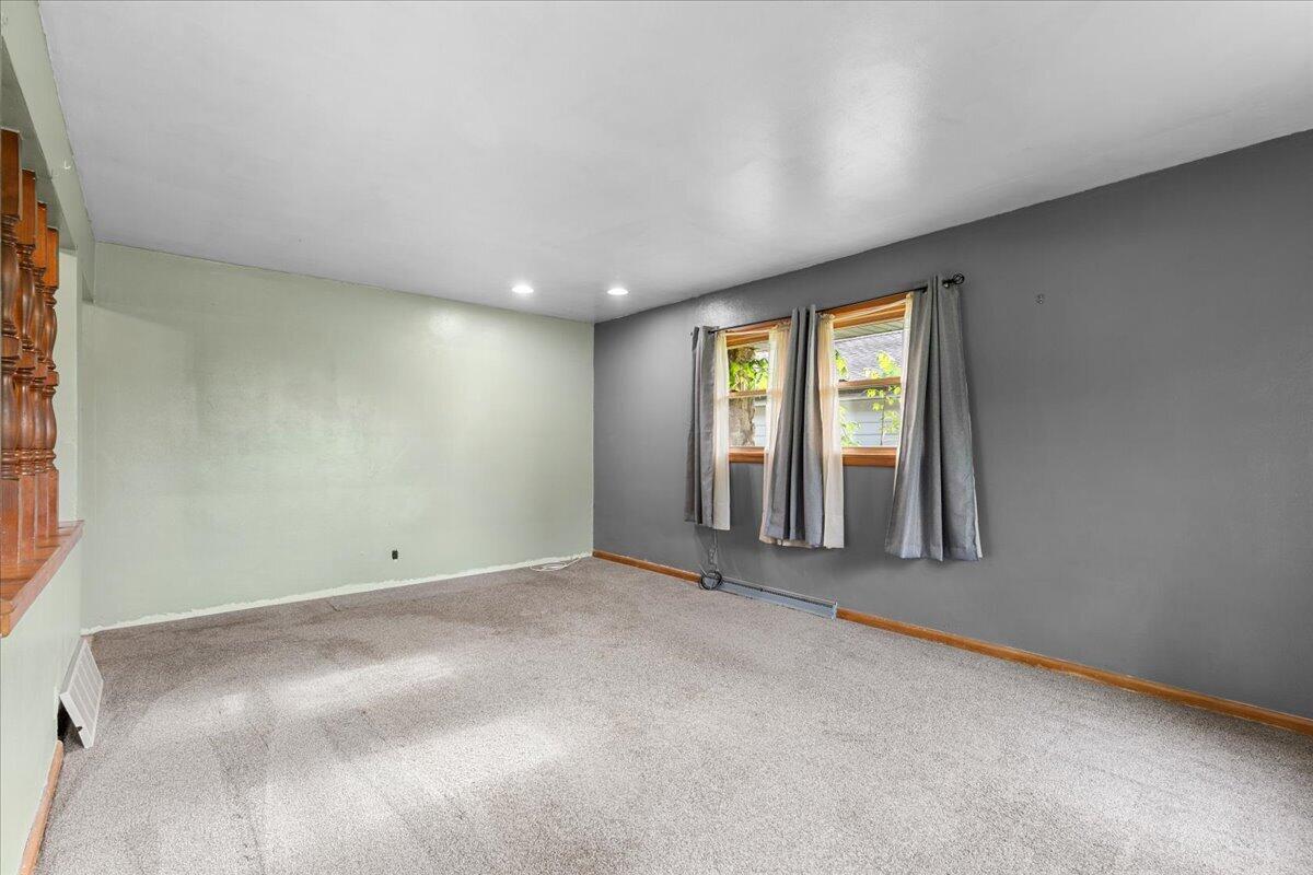 3223 West Cold Spring Road Greenfield, WI 53221 - Photo 6 of 35 09-Cold Spring-9
