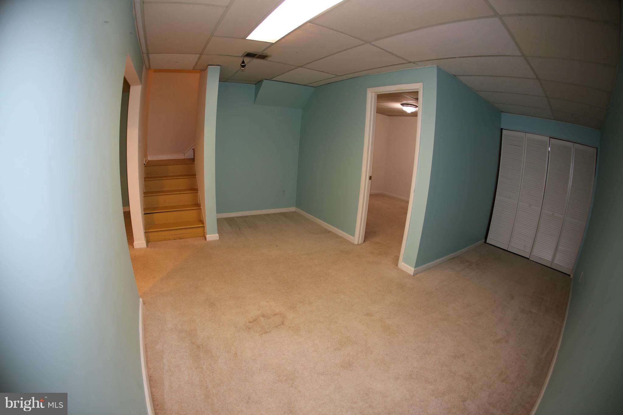 8046 Felecity Court Springfield, VA 22153 - Photo 19 of 26 an empty room with closet