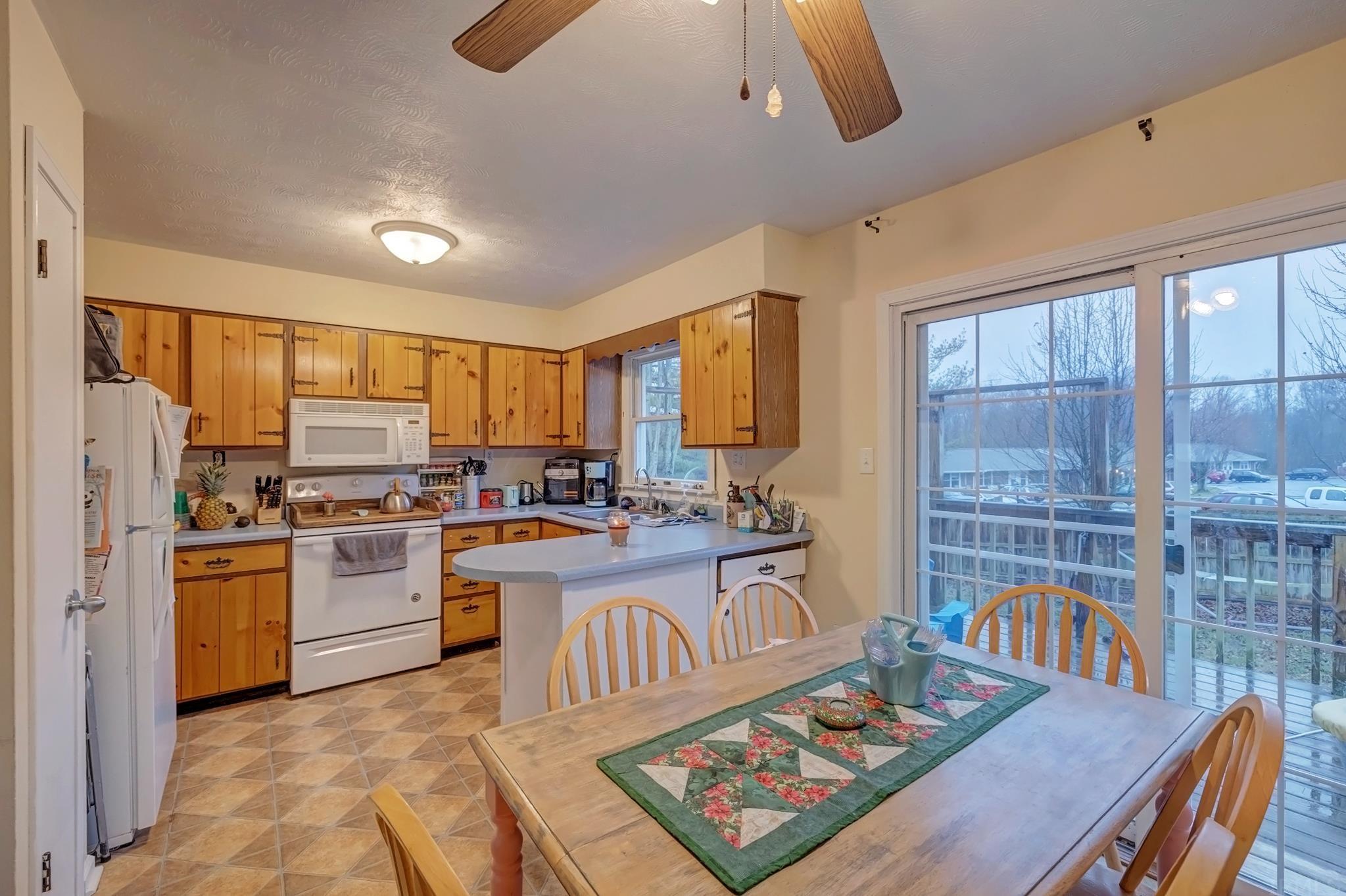 363 East Spring Street Bloomfield, IN 47424 - Photo 10 of 33 Gallery Image 10