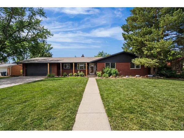 $875,000 | 835 Hillside Court, Longmont, CO 80501