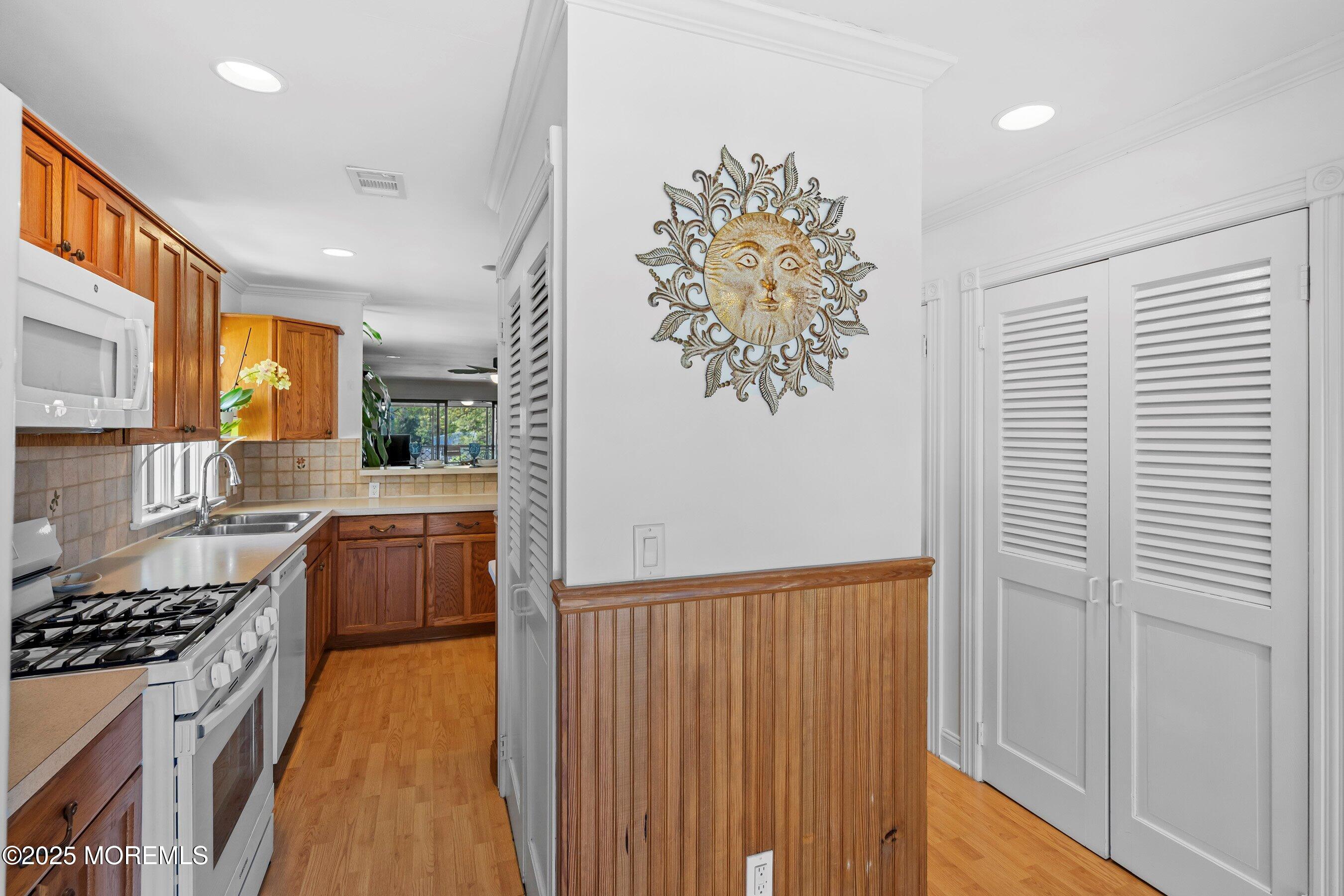 1501 Hulse Road, Unit 18 Point Pleasant, NJ 08742 - Photo 9 of 40 14-Kitchen 1B