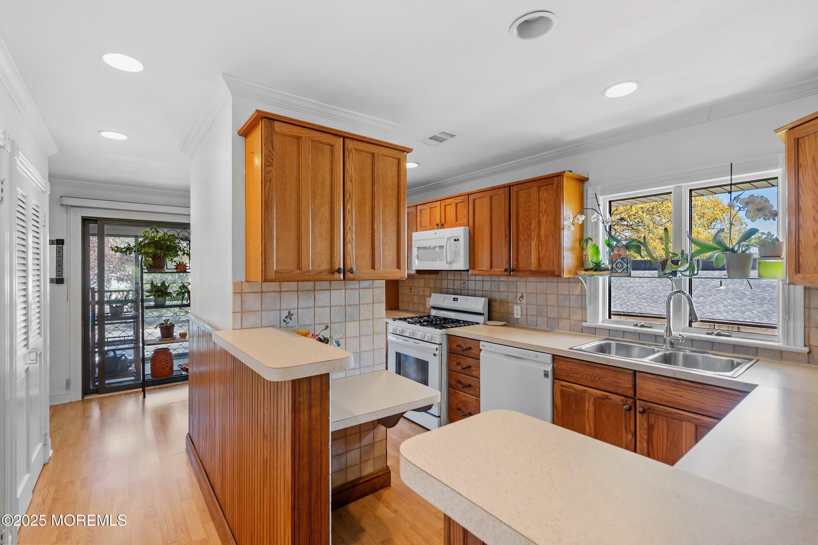 1501 Hulse Road, Unit 18 Point Pleasant, NJ 08742 - Photo 10 of 40 15-Kitchen 1C