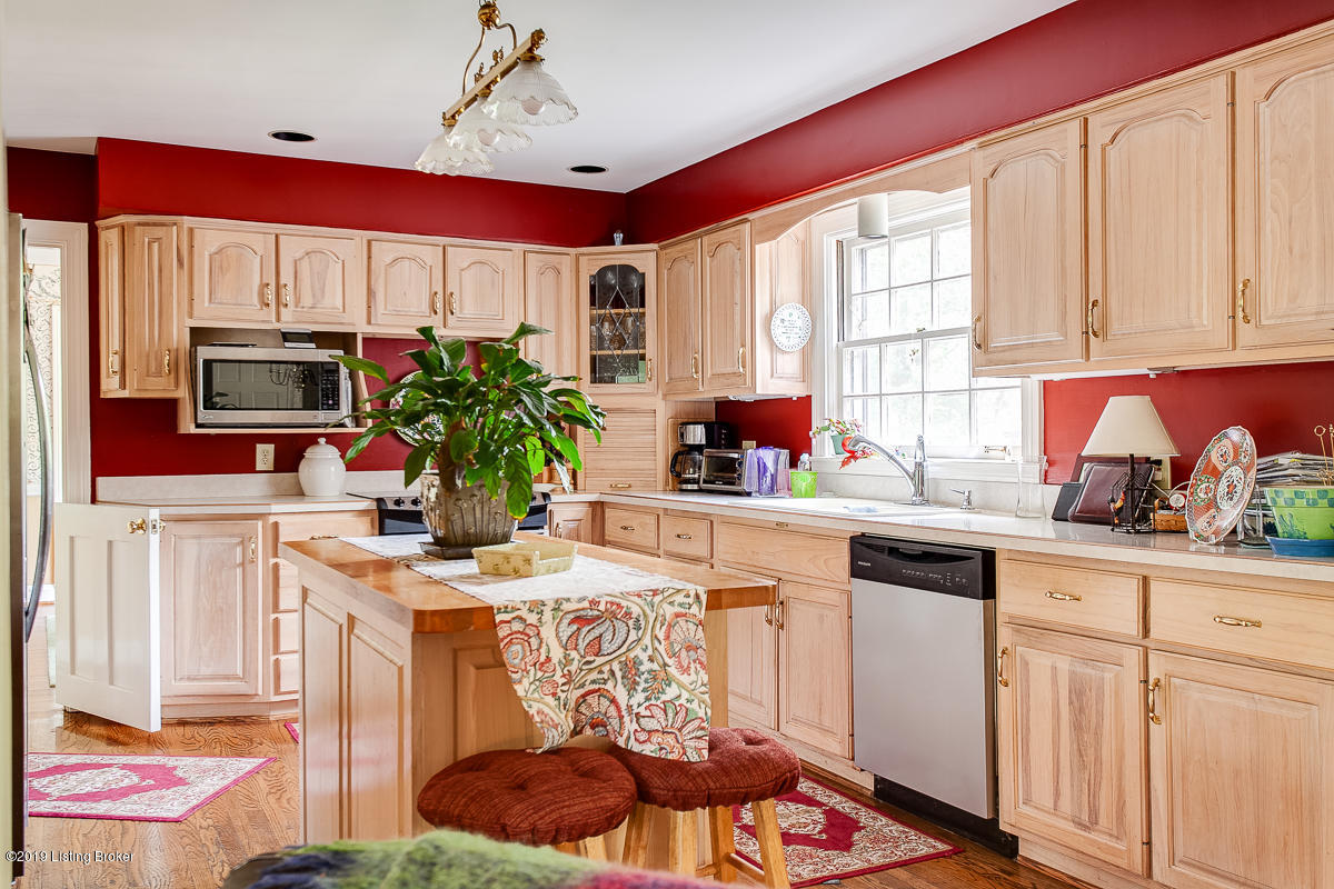 4411 Signal Hill Road Louisville, KY 40207 - Photo 12 of 48 4411 Signal Hill Rd-12