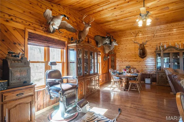 $1,925,000 | 32315 County Road 325, Salem, MO 65560